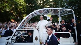 La vigilia de León XIV en la Plaza Lima y el auge de la religión entre los jóvenes: "La fe es lo más importante de mi vida"