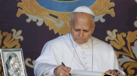 La pequeña diferencia entre la visita a España del papa León XIV con la de Juan Pablo II o Benedicto XVI