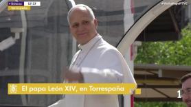El papa León XIV deja un muy comentado gesto a los trabajadores de RTVE a su llegada a Torrespaña