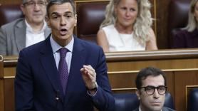 Feijóo pide a Sánchez dimitir por su "gestapillo" y el presidente le ve a él como "el peor jefe de la oposición de la democracia"