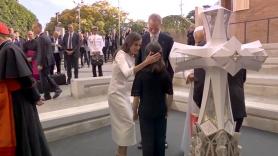 Lo que le dice Valentina, una niña invidente, a Letizia en la Sagrada Familia es uno de los momentazos del día