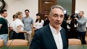 PSOE y Sumar retoman el acuerdo de 2023 para derogar el delito de injurias a la Corona y ofensa a sentimientos religiosos