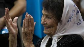 Taty Almeida, la histórica Madre de Plaza de Mayo a quien parió su hijo desaparecido, muere a pocos días de cumplir 96 años