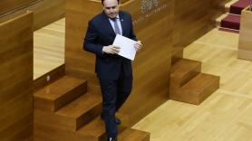 La pareja del 'president' valenciano no se presentará para renovar la polémica plaza de la Diputación