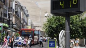 Ducha fría, cerveza helada o dormir desnudo: los errores que todos cometemos a evitar durante la ola de calor