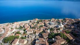 Una ciudad medieval se rebela contra un teleférico pensado para atraer más turistas: "Aquí estábamos olvidados del mundo, eso era lo bonito"