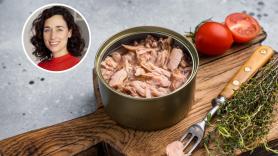 Júlia Farré, nutricionista, sobre el error que millones de personas cometen al preparar una ensalada: "Llevas toda la vida tirando un alimento muy nutritivo"