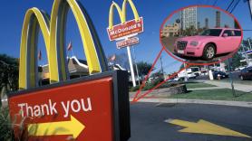 Roos, una joven de 20 años, ahorra 600 euros con latas y botellas recicladas durante dos años para cumplir un sueño: llegar al McDonald's en una limusina rosa con su novio
