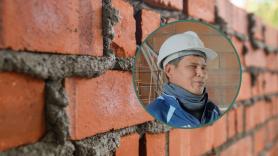 Albino, albañil en España, compara su sueldo con el de su país: “Aquí son 1.300 o 1.400 euros, en Bolivia hablamos de 400”