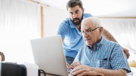Las personas mayores que limitan sus posesiones no se están preparando para el final, sino que están realizando uno de los actos de amor más antiguos que existen