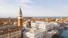 "¿Has terminado?": indignación en Venecia tras grabar a una turista esparciendo cenizas en la dársena de San Marcos