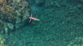La playa de arena negra volcánica que arrasa en TikTok como el 'Hawái de Europa' está a pocas horas de España: muchos dudan de que sea real