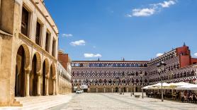 La paradoja de Badajoz en verano: tiene metros verdes de sobra, pero el 73% de sus vecinos vive aislado de los parques