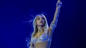 Ana Mena rompe a llorar en pleno concierto tras su ruptura con Óscar Casas: "No me encuentro en mi mejor día"