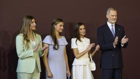Los 429 regalos de la familia real en 2025: un móvil para Felipe VI, una ginebra para Leonor, peluches para Letizia y la camiseta de la infanta Sofía