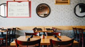 Opiniones divididas por las condiciones de un restaurante a sus empleados para beber agua o refrescos: "Precio especial"