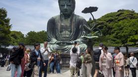 Japón ha decidido que la mejor manera de combatir el turismo masivo es cobrar a los turistas el doble por todo