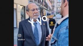 La reacción de un hombre sobre si prefiere que sus impuestos financien la sanidad pública o privada recibe un aplauso unánime