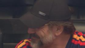 Las cámaras captan a Javier Bardem en las gradas del Portugal-España: tras las críticas de la derecha aparece con esta camiseta