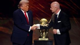 Trump confirma que 'medió' con Infantino para que le quitaran la tarjeta roja a la estrella de EEUU pero "no le dije qué decisión tomar"