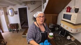 Tere vive sola en un pueblo abandonado de Asturias y cultiva y conserva toda su comida: "Esto no hay dinero que lo pague"