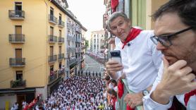 No sólo que los trabajadores de baja cobren menos: Feijóo también criticó el aumento "indiscriminado" del salario mínimo