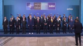 La foto de familia de la OTAN deja esta escena entre Pedro Sánchez y Donald Trump: ni hecho adrede sale así