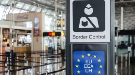 "Aviones medio vacíos y pasajeros atascados en los controles de seguridad": el sector de la aviación insta a Europa a suspender el nuevo sistema de control fronterizo