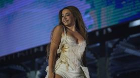 Del 'tierra trágame' a tomárselo con humor: Lola Índigo reacciona como pocos hacen a su incidente con la peluca