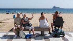 Santi, policía canadiense jubilado, lo vende todo y se muda a la Costa Blanca: "Ahora, oficialmente, soy un vagabundo de playa en paro"