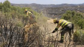 Los bomberos estabilizan el incendio de Orés (Zaragoza) tras calcinar 14.400 hectáreas en Zaragoza