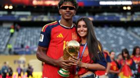 Los pendientes de 42.000 euros que usó como amuleto Inés García, novia de Lamine Yamal, en la final del Mundial