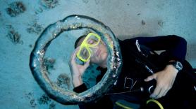 Aldo, 75 años, campeón mundial de apnea: "Mi pasión comenzó en un velero en el Caribe. A día de hoy puedo pasar cinco minutos en el agua sin respirar"