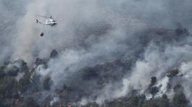 El incendio de Vall d'Uixò deja 15.000 desalojados en 15 municipios y sigue descontrolado