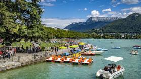 ⁠La ciudad francesa que pide a sus influencers que dejen de enseñar su lago: "Debemos desaturar ciertos lugares"