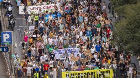 "No caben más turistas": decenas de miles de personas vuelven a salir a la calle en Mallorca para exigir un recorte del turismo
