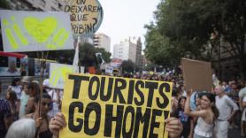 Una finlandesa que lleva 35 años en Mallorca: "Aquí decimos que hacen falta tres adultos trabajando para poder pagar el alquiler, comer y pagar la luz"