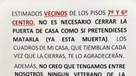 Sus vecinos hacen ruido al cerrar las puertas y deja este cartel para la historia: "No creo que tengamos a ningún veterano de la Guerra del Pacífico"