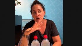 La monologuista Omayra Cazorla alucina con lo que le cuestan dos botellas de agua en el aeropuerto: "Entré con sed y salí con una hipoteca"