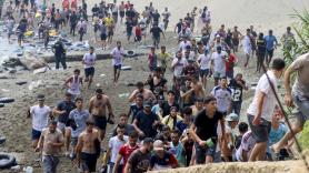 Ceuta vuelve a mirar al mar y la frontera que revive la crisis migratoria tras el gran salto de 2021: "Ojalá no se utilice como arma política"