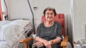 Rosita, la anciana de 94 años que pide desde el hospital tele gratis para todos los ingresados: "Estar ingresado ya es bastante duro"