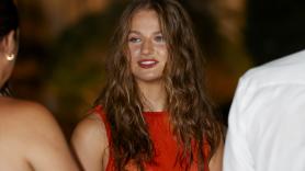Leonor luce su 'look' más relajado en Mallorca con una melena playera de ondas surferas