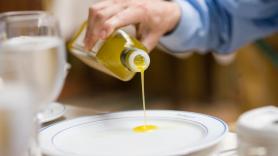 El precio del aceite de oliva apunta a una nueva subida en otoño: sequía, calor extremo y olivares quemados en Grecia, Italia y Portugal