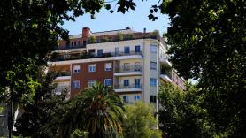 Pacto de silencio en La Moraleja: una inmobiliaria VIP vendió el ático del Gobierno de Ayuso bajo estricta confidencialidad