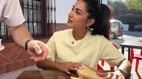 Pide una tostada con tomate y aceite en un bar y lo que le traen le deja a cuadros: el precio, envidiable