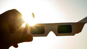 ¡Ojo! FACUA avisa de la retirada de seis modelos de gafas para el eclipse