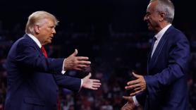 Los médicos se tiran de los pelos: Trump reduce la frecuencia y dosis de las vacunas infantiles recomendadas