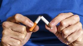 La principal sociedad científica del tabaquismo pide a los médicos incorporar el vapeo para acabar con el cigarrillo