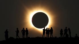 ¡Ha sido total! Las fotos del histórico eclipse en España para mirar una y otra vez