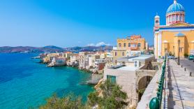 Una ONG ofrece alojamiento gratis en una isla griega de 25.000 habitantes a cambio de dedicar cinco horas al día a cuidar sus gatos callejeros